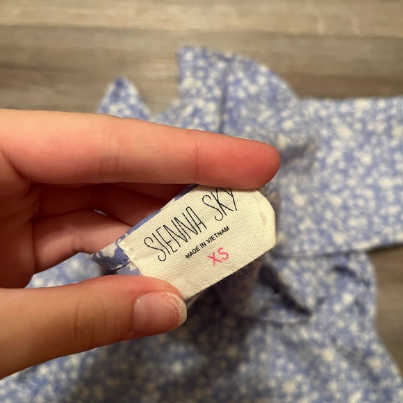 Blouse - Picture 2 of 2